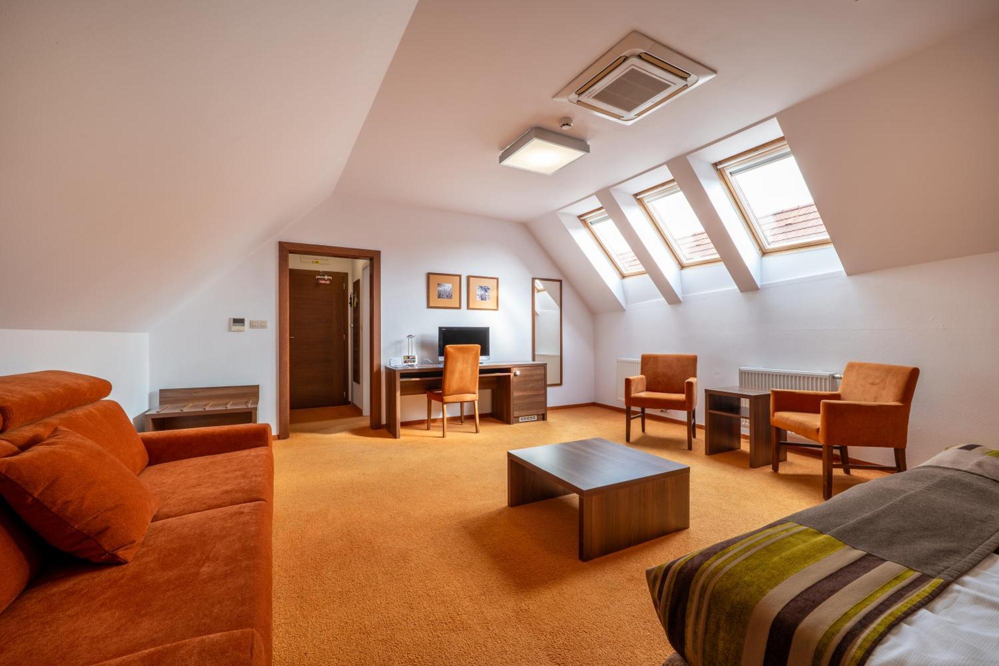 Hotel Belassi Бойнице Экстерьер фото