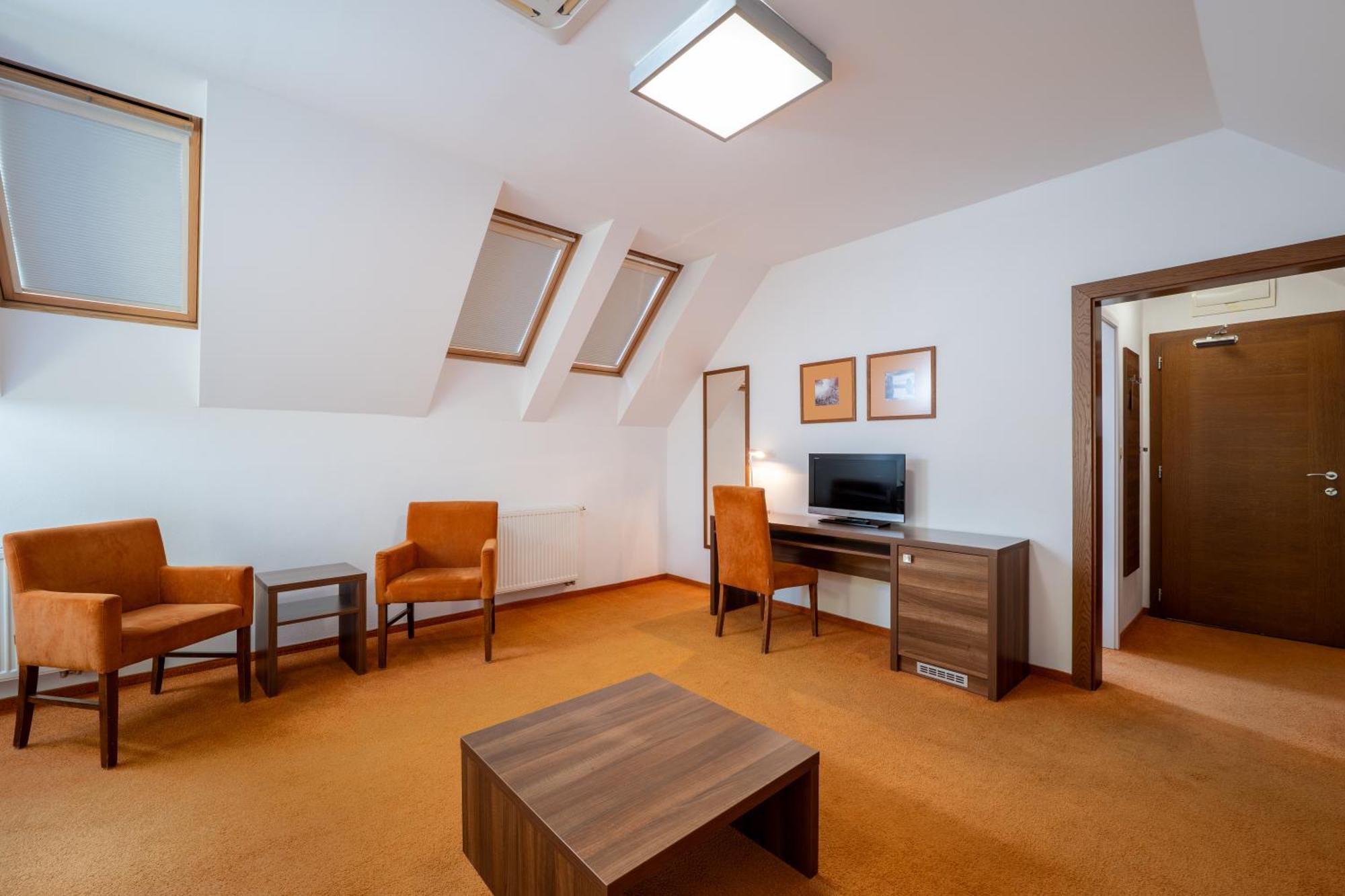 Hotel Belassi Бойнице Экстерьер фото