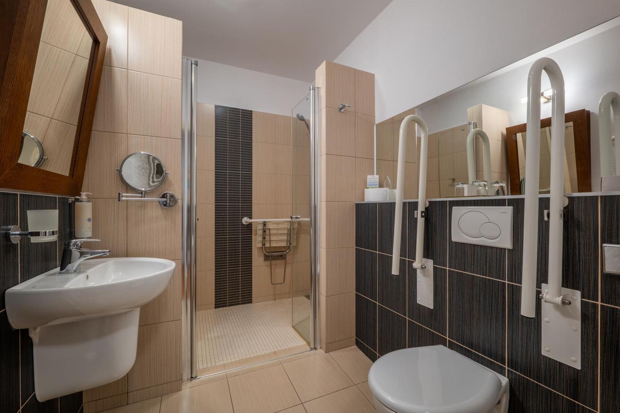Hotel Belassi Бойнице Экстерьер фото